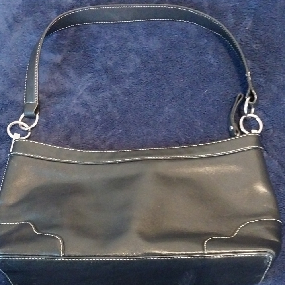 Elegant Black Leather Shoulder Bag